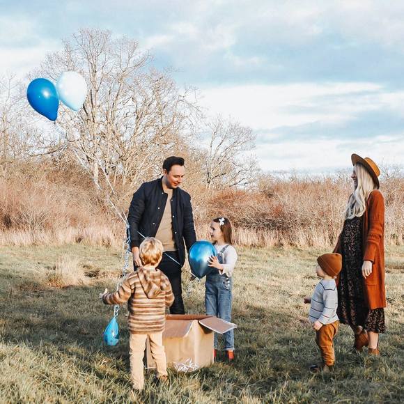 Meet your Posher, Cloe - Picture 1 of 1